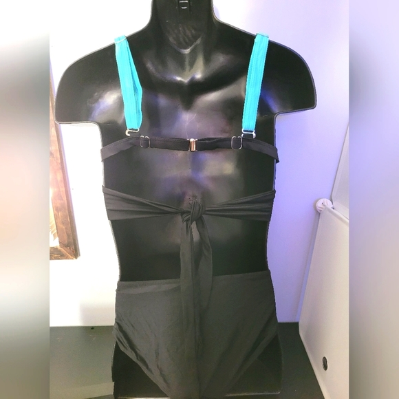 Bathing suit - Picture 2 of 2